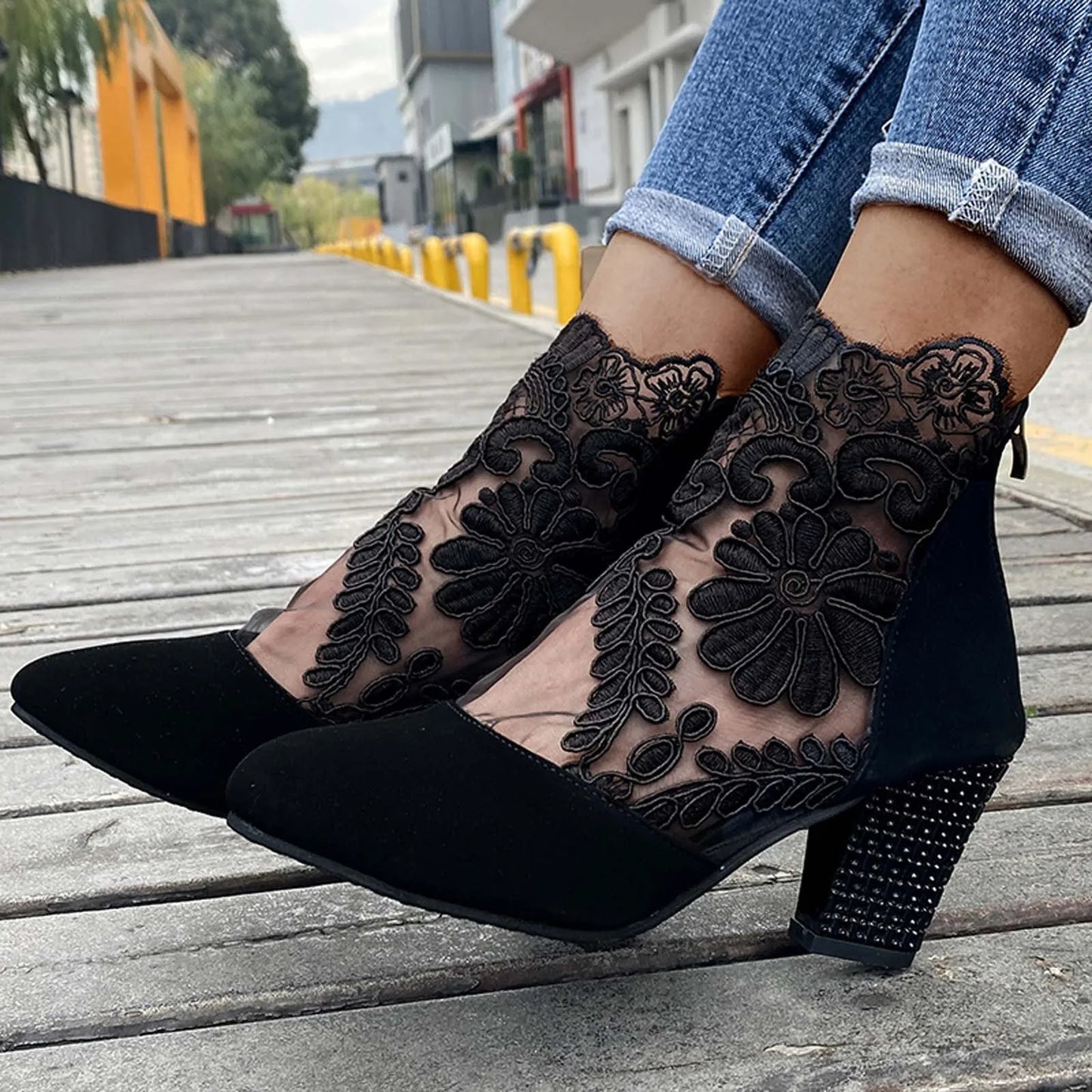 Elegant Embroidered Chunky Heel Sandals