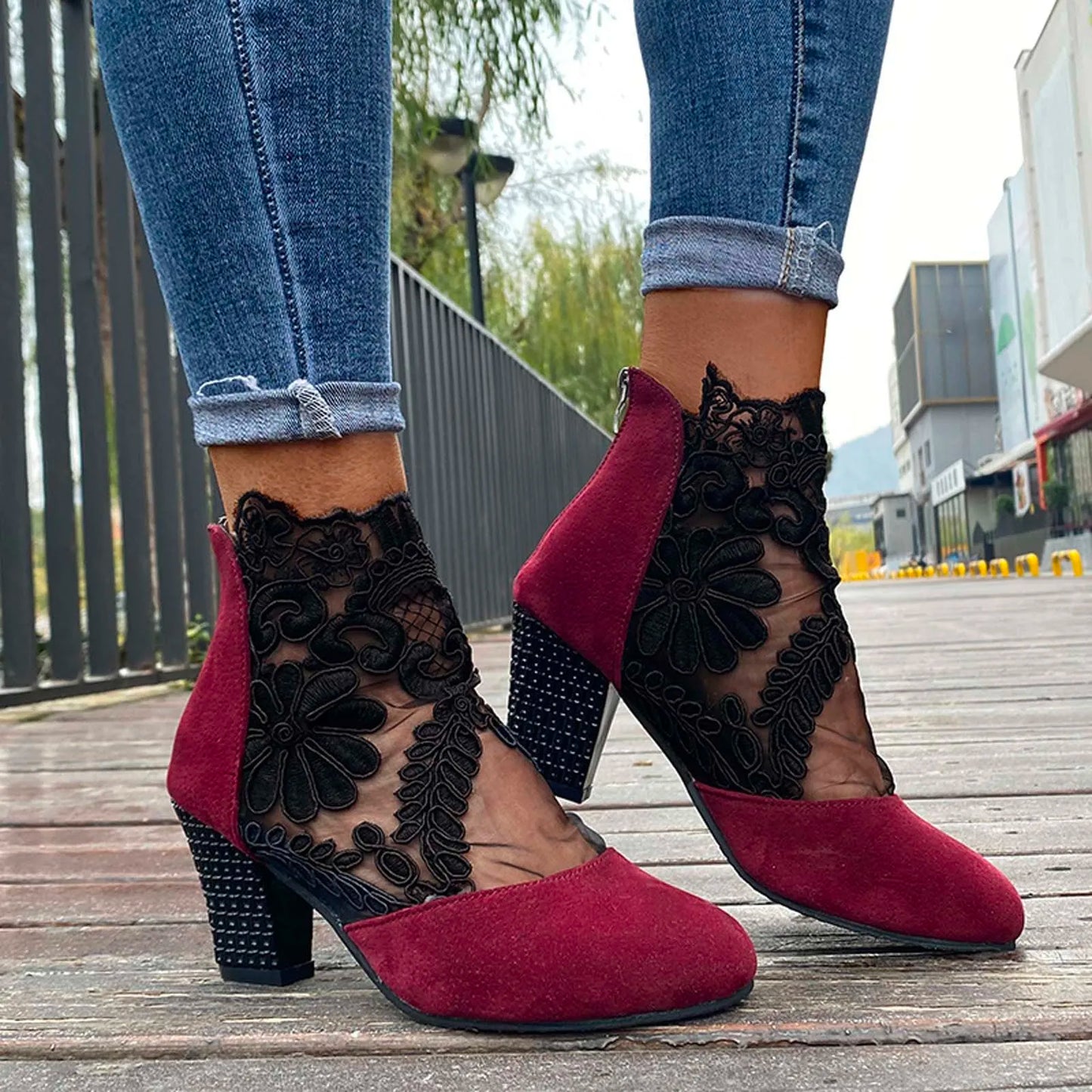 Elegant Embroidered Chunky Heel Sandals