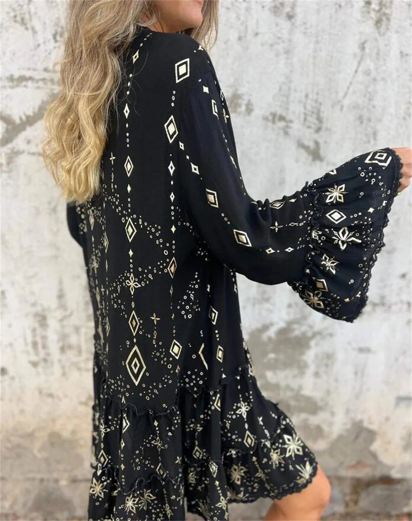 Golden Grace™ – Elegant Lace Sleeve Dress