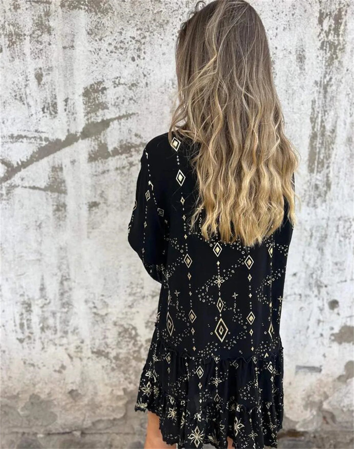 Golden Grace™ – Elegant Lace Sleeve Dress